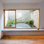 Jendela kaca minimalis rumah modern minimalis kayu jati finishing melamine natural