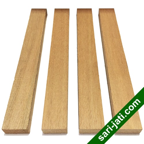 Lis geometris bentuk kotak persegi panjang model SRM 1020 kayu kamper