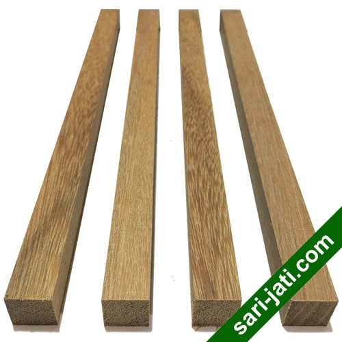 Lis polos segi empat model SSM 1515 kayu bengkirai