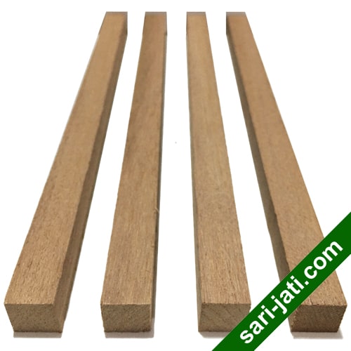 Lis polos kotak segi empat model SSM 1515 kayu kamper
