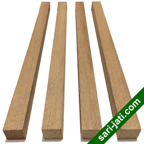 Lis geometris bentuk kotak segi empat model SSM 1010 kayu kamper