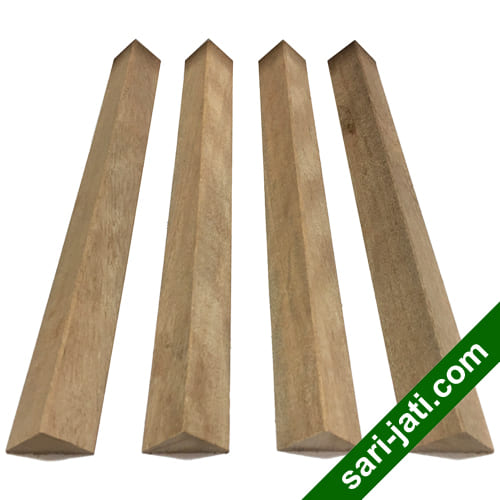 Lis geometris bentuk segitiga sama sisi model STM 1530 kayu rimba
