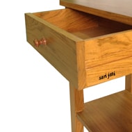 Harga meja lampu untuk ruang tidur, dari kayu jati perhutani I finishing melamine wood stain warna terang, desain minimalis, dengan laci, dengan tundan, tipe Llavi LT 1D1 murah