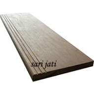 Papan trap tangga kayu merbau tebal 4 cm diberi anti selip tipe STUA 35300