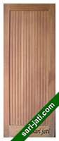Pintu minimalis alur nad vertikal dari kayu merbau pada rumah modern minimalis